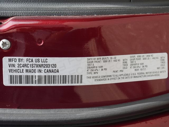 Used 2022 Chrysler Pacifica Limited w/ Uconnect Theater Family Group FWD image 27