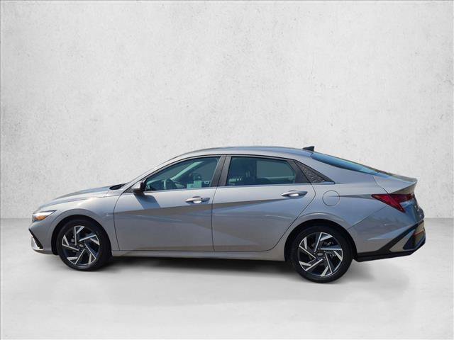 Used 2025 Hyundai Elantra SEL FWD image 9