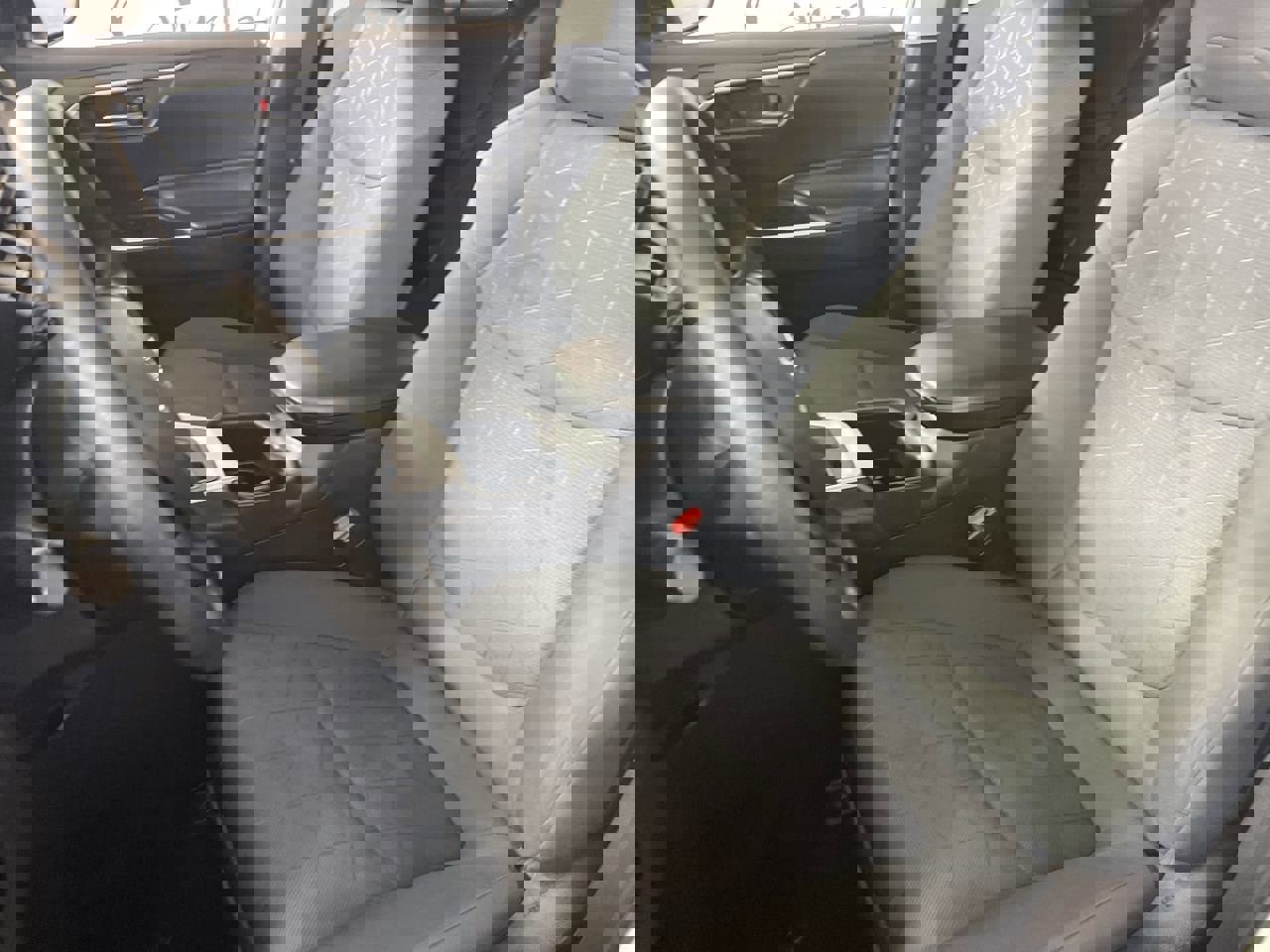 Used 2022 Toyota RAV4 XLE image 18