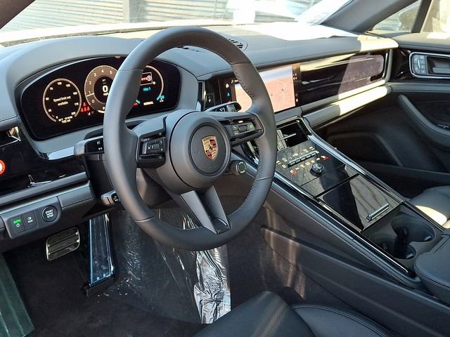 New 2025 Porsche Panamera 4 image 4