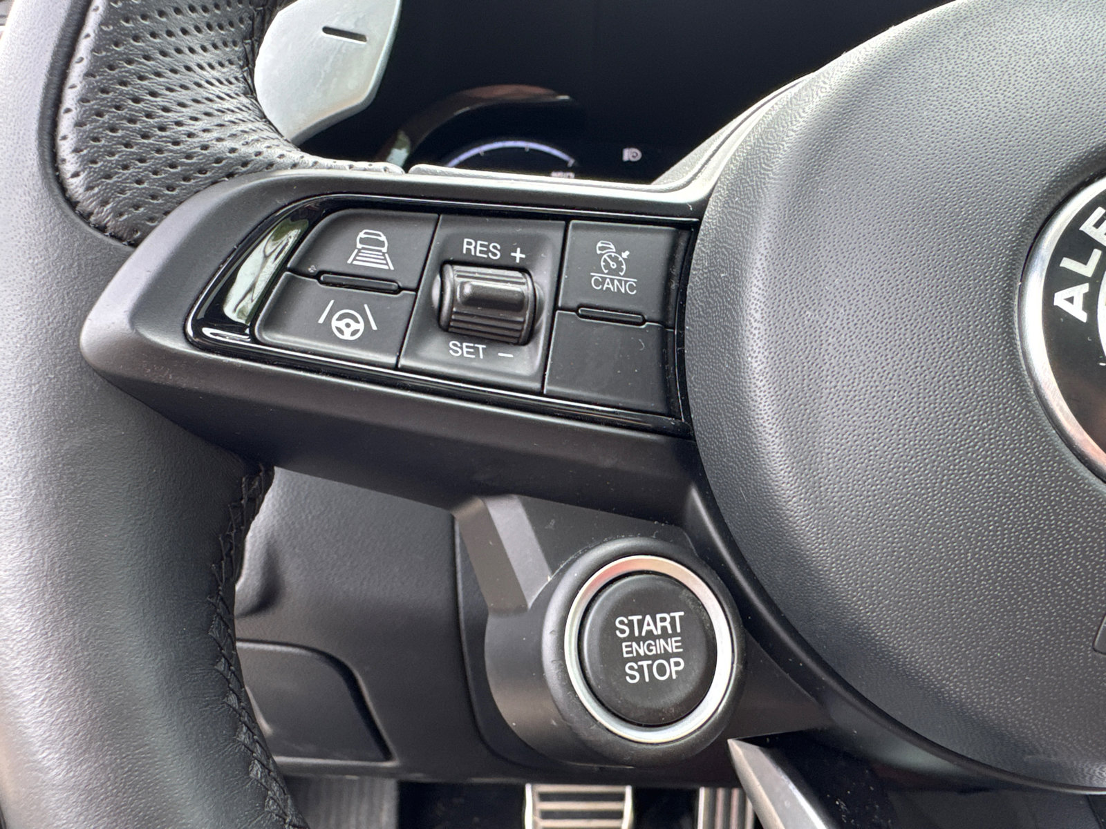 Used 2024 Alfa Romeo Giulia Veloce AWD/4WD image 34