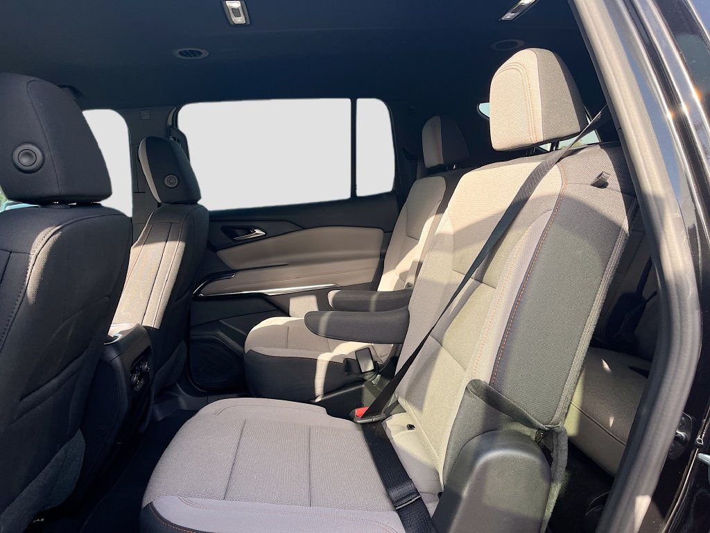 Used 2026 Chevrolet Traverse LT FWD image 24
