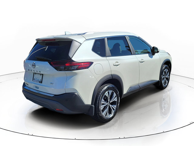 Used 2023 Nissan Rogue SV w/ SV Premium B Package FWD image 2