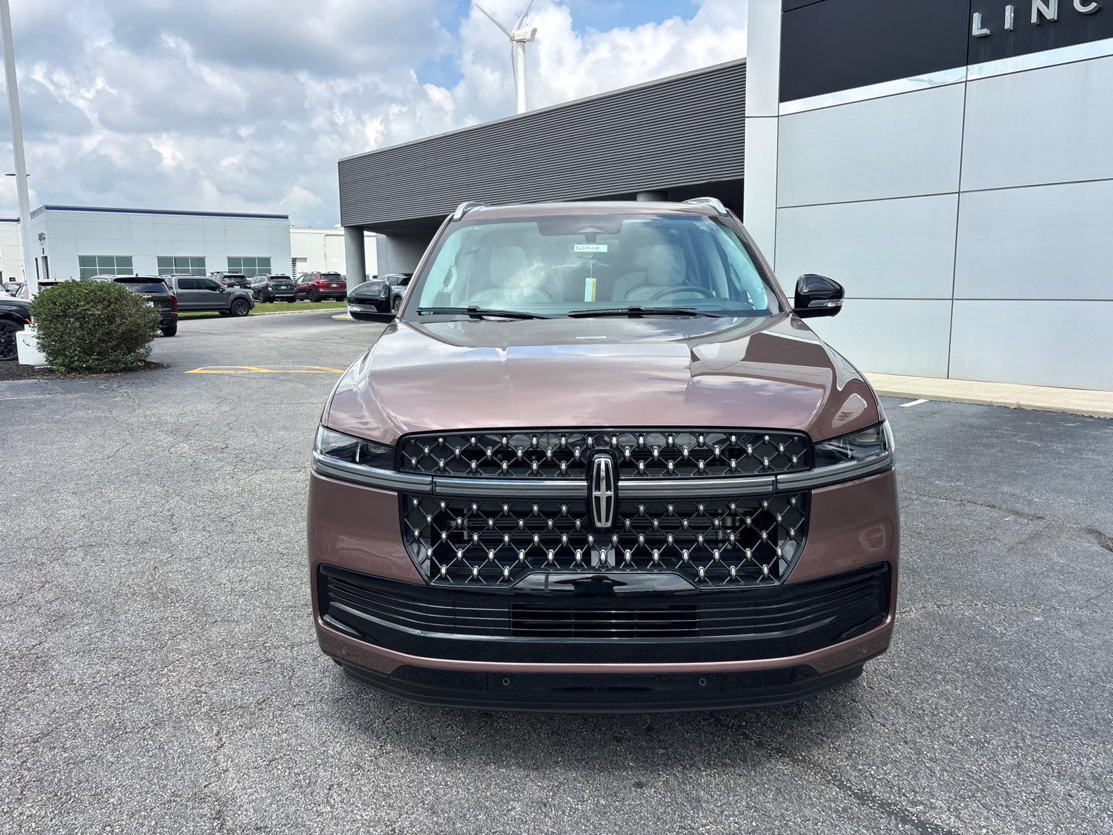 New 2027 Lincoln Navigator Black Label AWD/4WD image 2