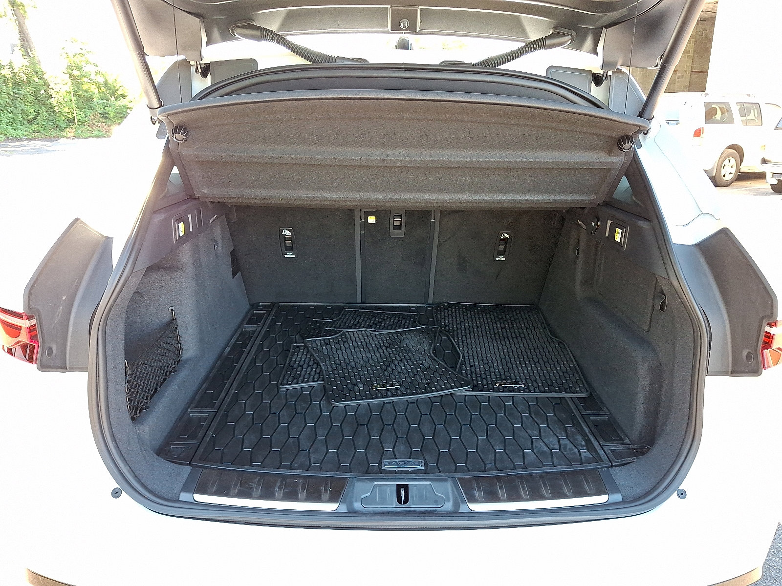 Used 2025 Jaguar F-PACE R-Dynamic S image 29