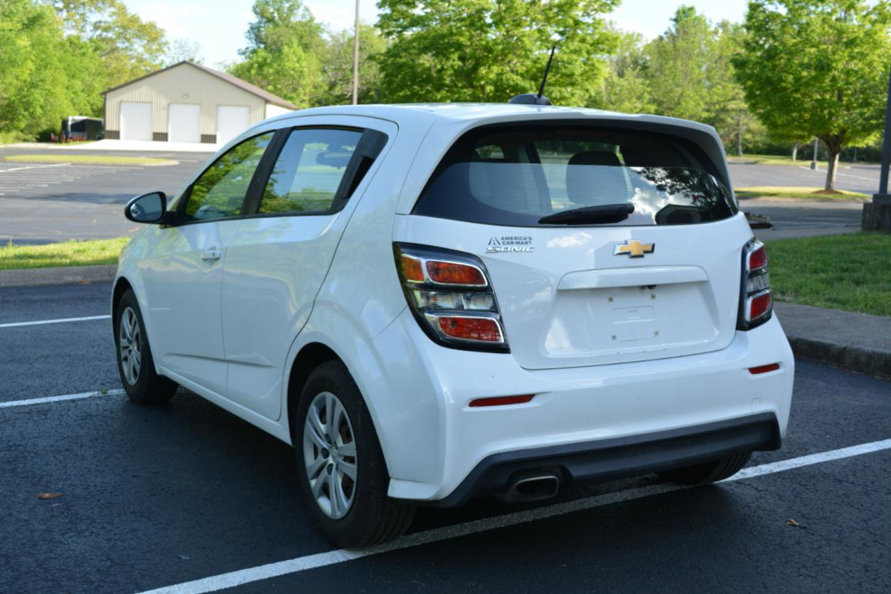 Used 2018 Chevrolet Sonic LT FWD image 5