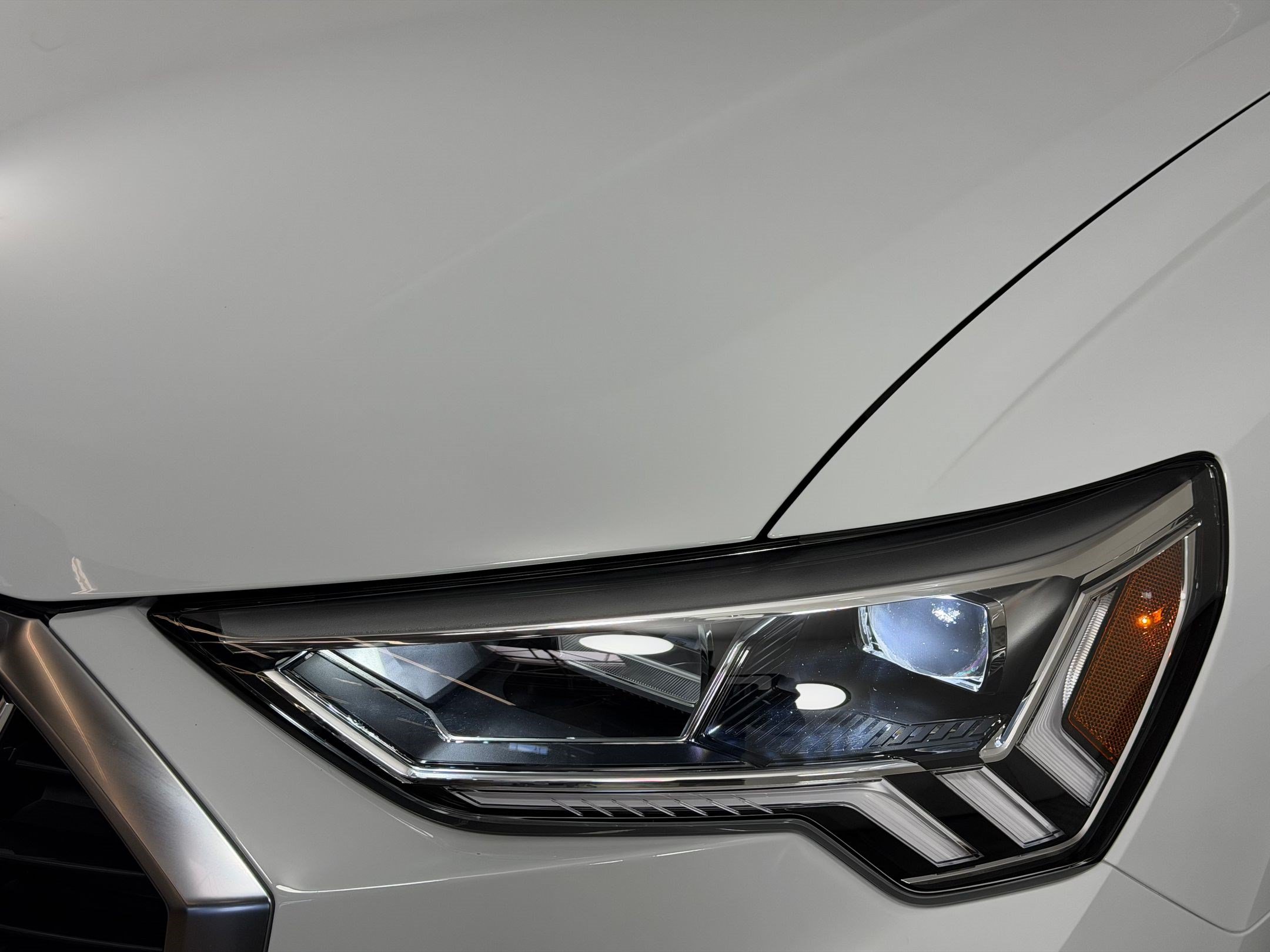 Certified 2025 Audi Q3 2.0T Premium Plus w/ Premium Plus Package AWD/4WD image 12