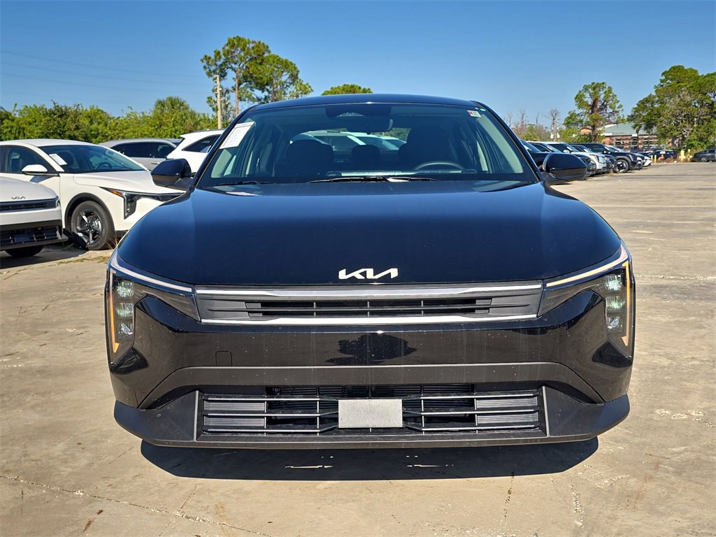 New 2025 Kia K4 LXS image 3