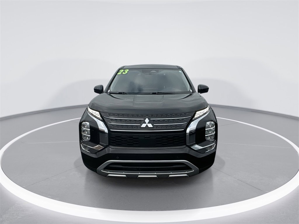 Used 2023 Mitsubishi Outlander SE image 3