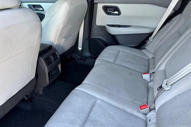 Used 2024 Nissan Rogue SV FWD image 14
