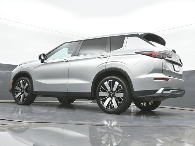 Used 2025 Mitsubishi Outlander SE AWD/4WD image 42