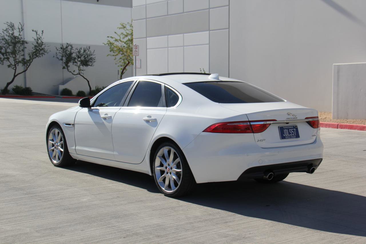 Used 2016 Jaguar XF Prestige RWD image 7