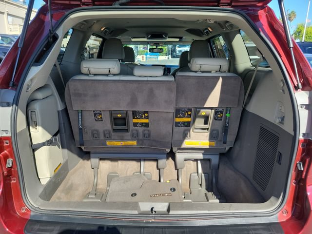 Used 2014 Toyota Sienna XLE FWD image 26