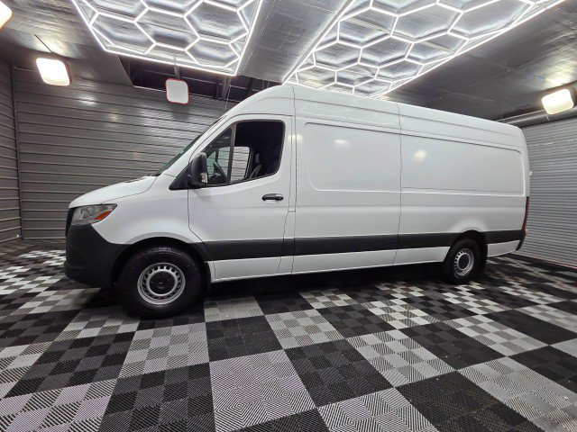Used 2022 Mercedes-Benz Sprinter 2500 image 9