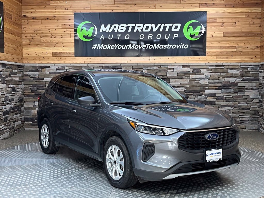 Used 2023 Ford Escape Active AWD/4WD image 2