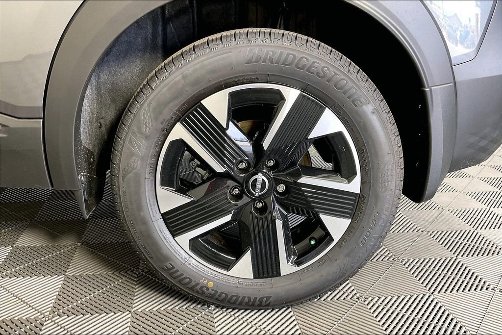 New 2025 Nissan Kicks SV w/ SV Premium Package image 18