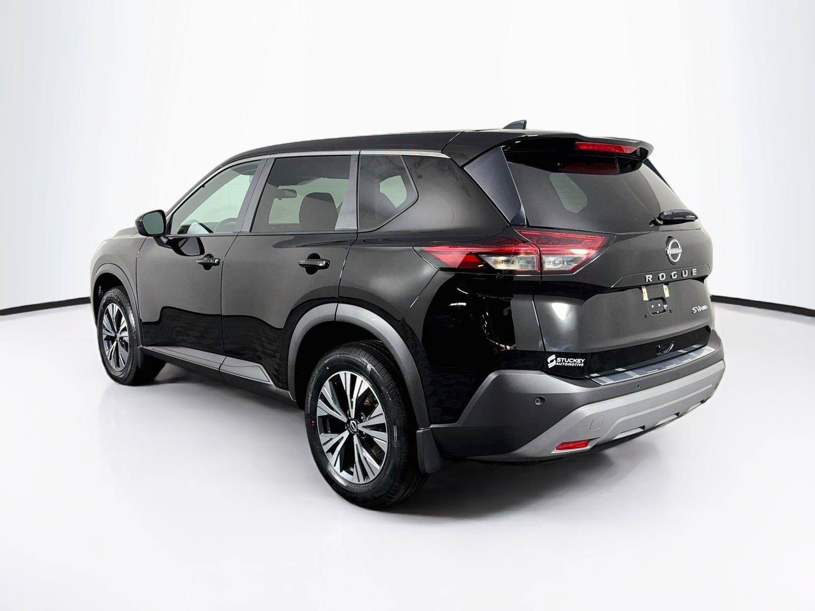 Used 2023 Nissan Rogue SV AWD/4WD image 9