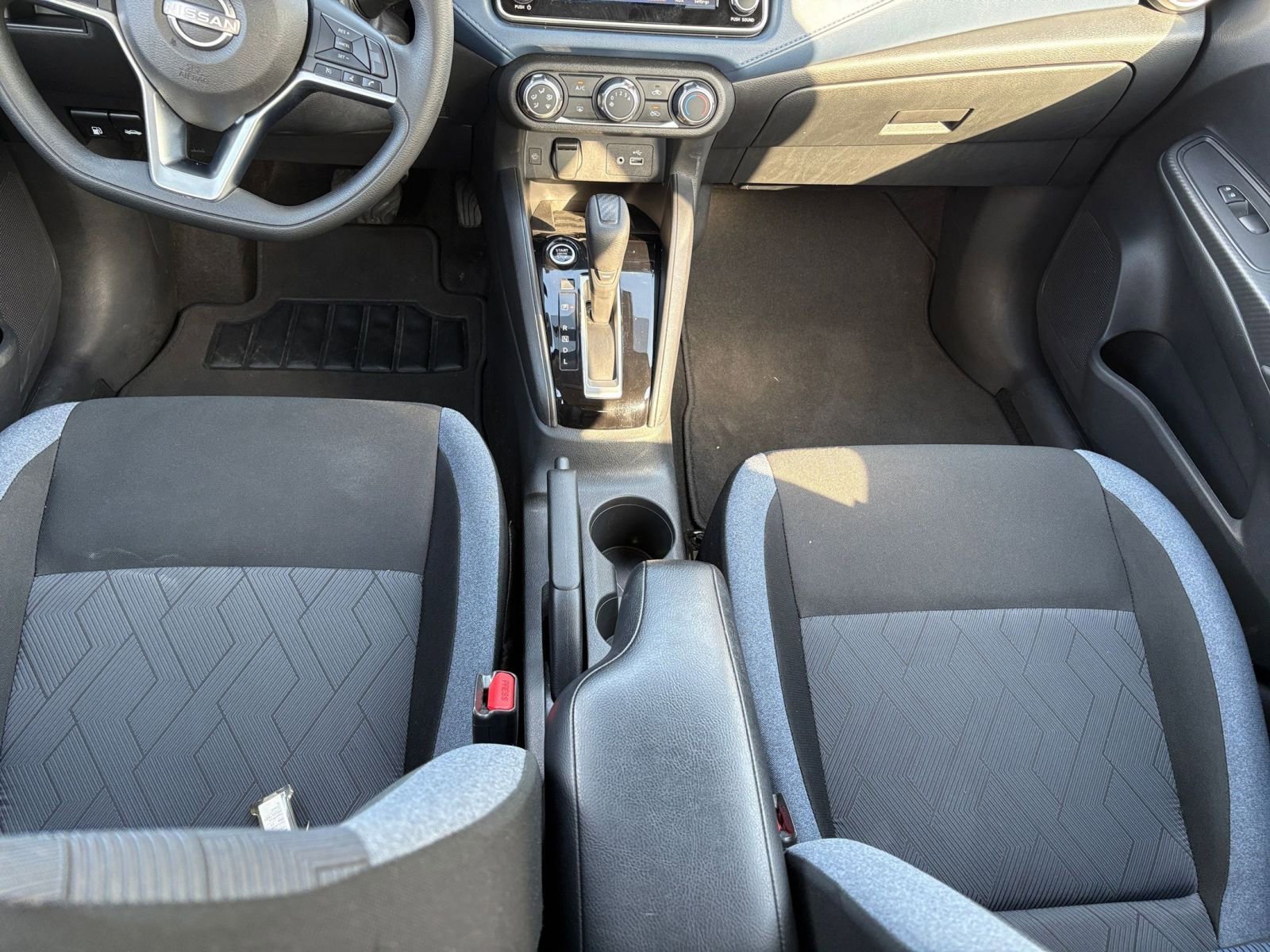 Used 2025 Nissan Versa SV FWD image 39