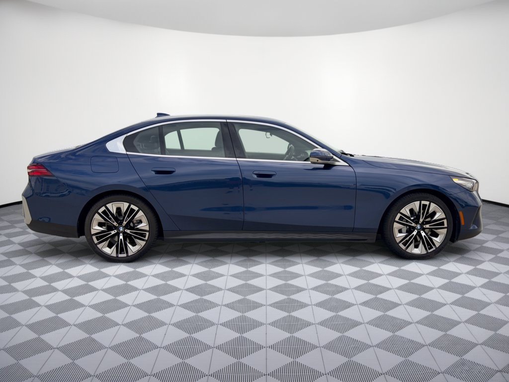Used 2026 BMW 530i RWD image 8