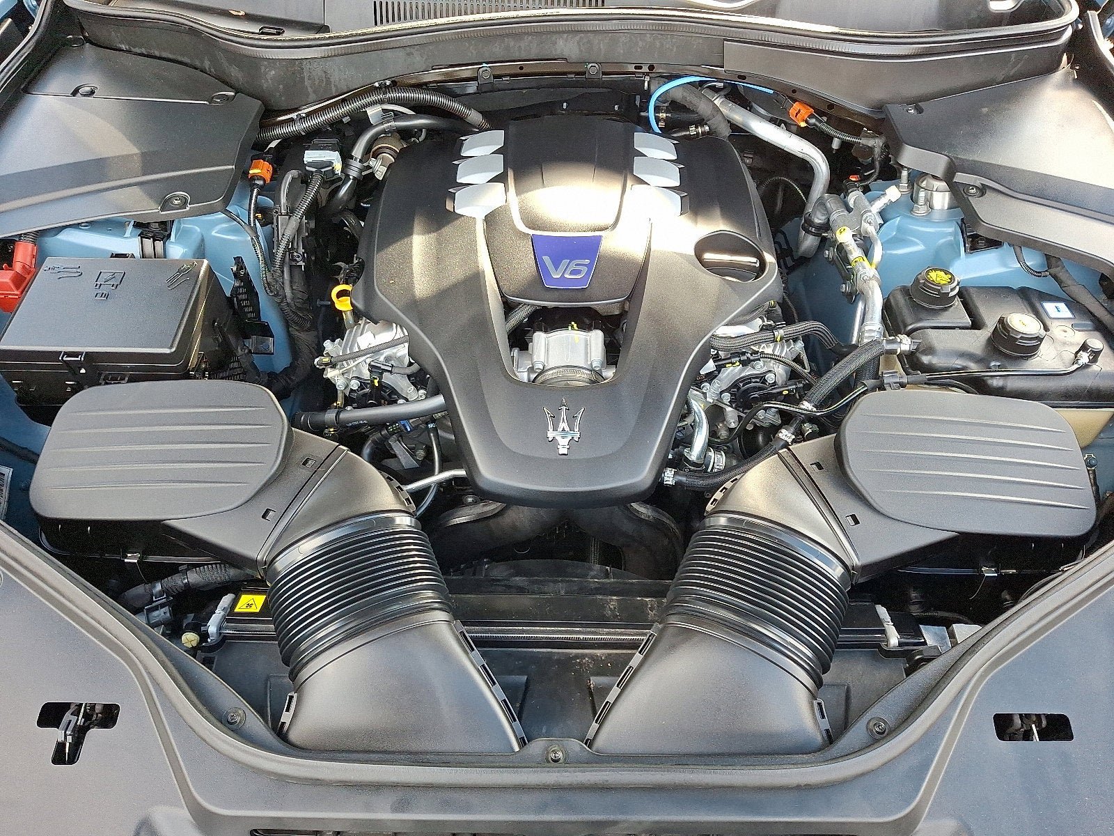 Used 2022 Maserati Levante Modena AWD/4WD image 27