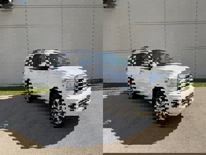 Used 2017 Toyota Sequoia Limited image 21