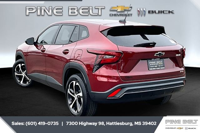 Used 2024 Chevrolet Trax RS w/ Driver Confidence Package image 2