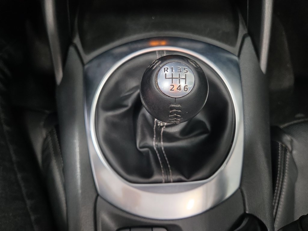 Used 2021 MAZDA MX-5 Miata Grand Touring RWD image 25