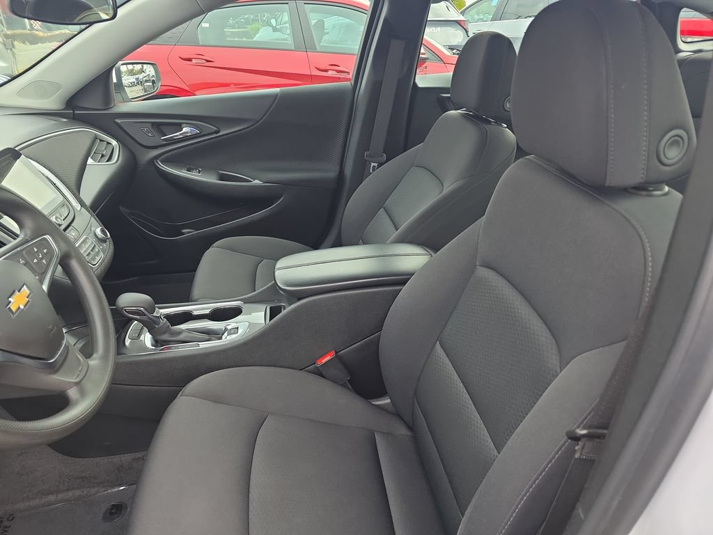 Used 2024 Chevrolet Malibu LT FWD image 9