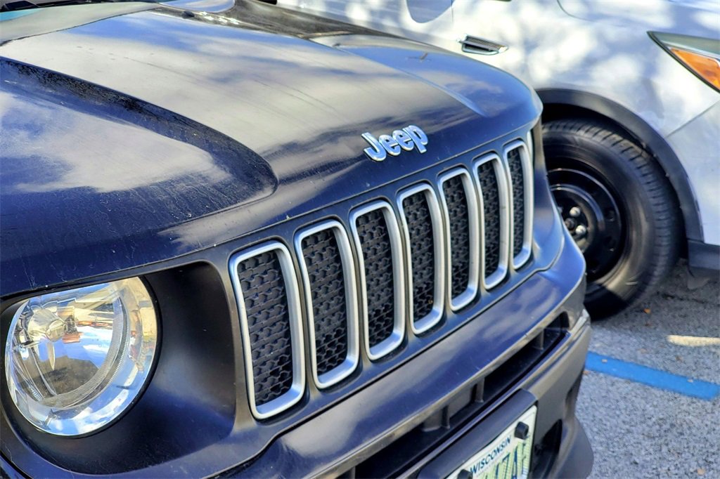 Used 2022 Jeep Renegade Latitude w/ Convenience Group image 3