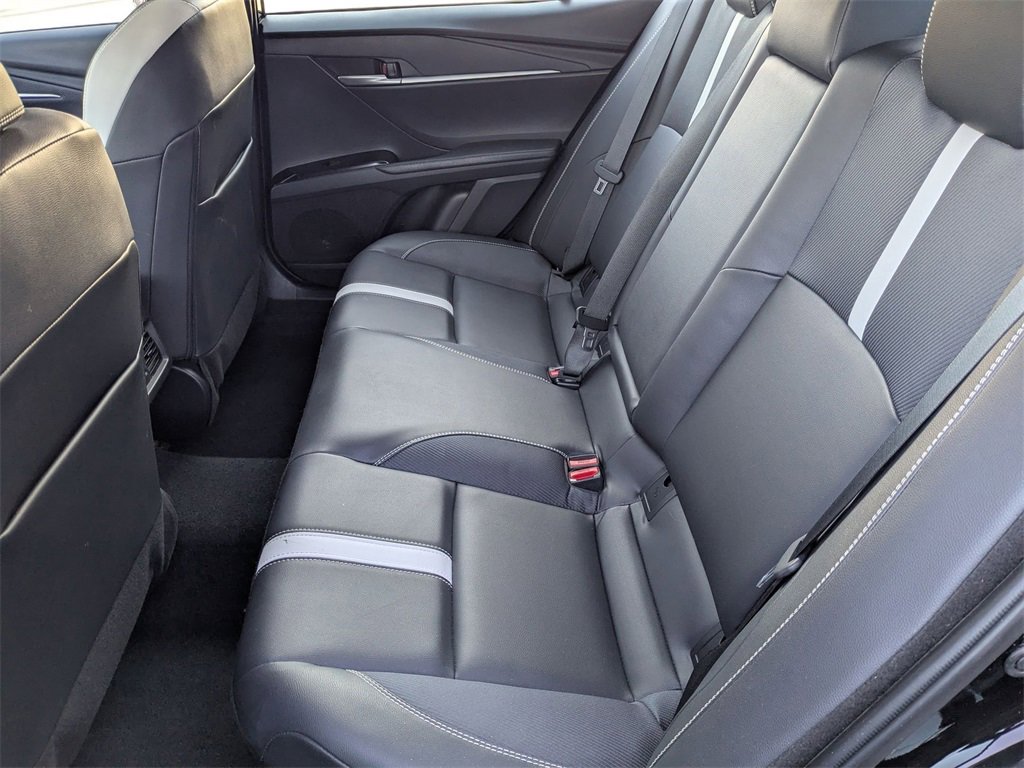 Used 2025 Toyota Camry SE image 28