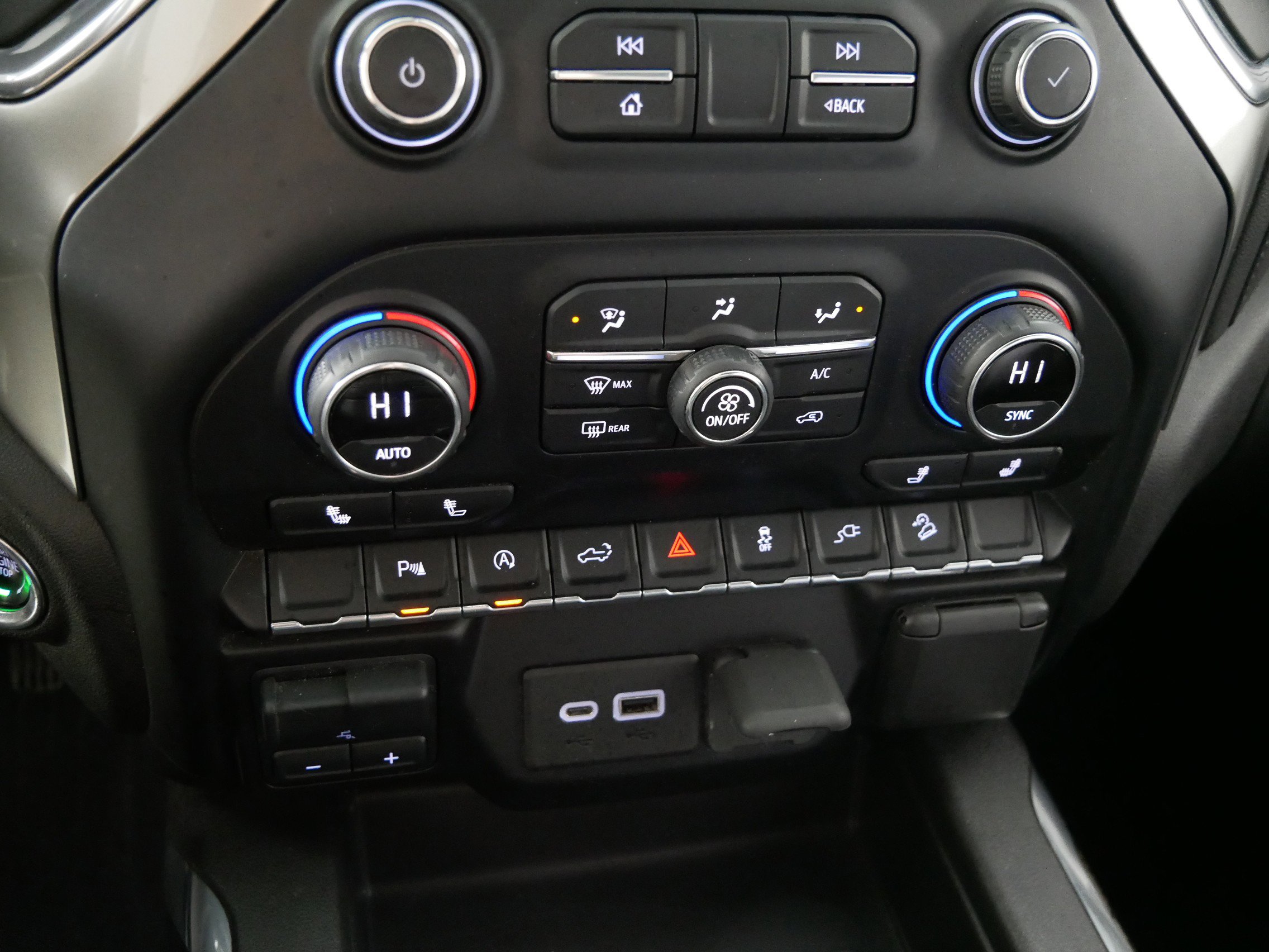 Used 2020 Chevrolet Silverado 1500 RST image 23