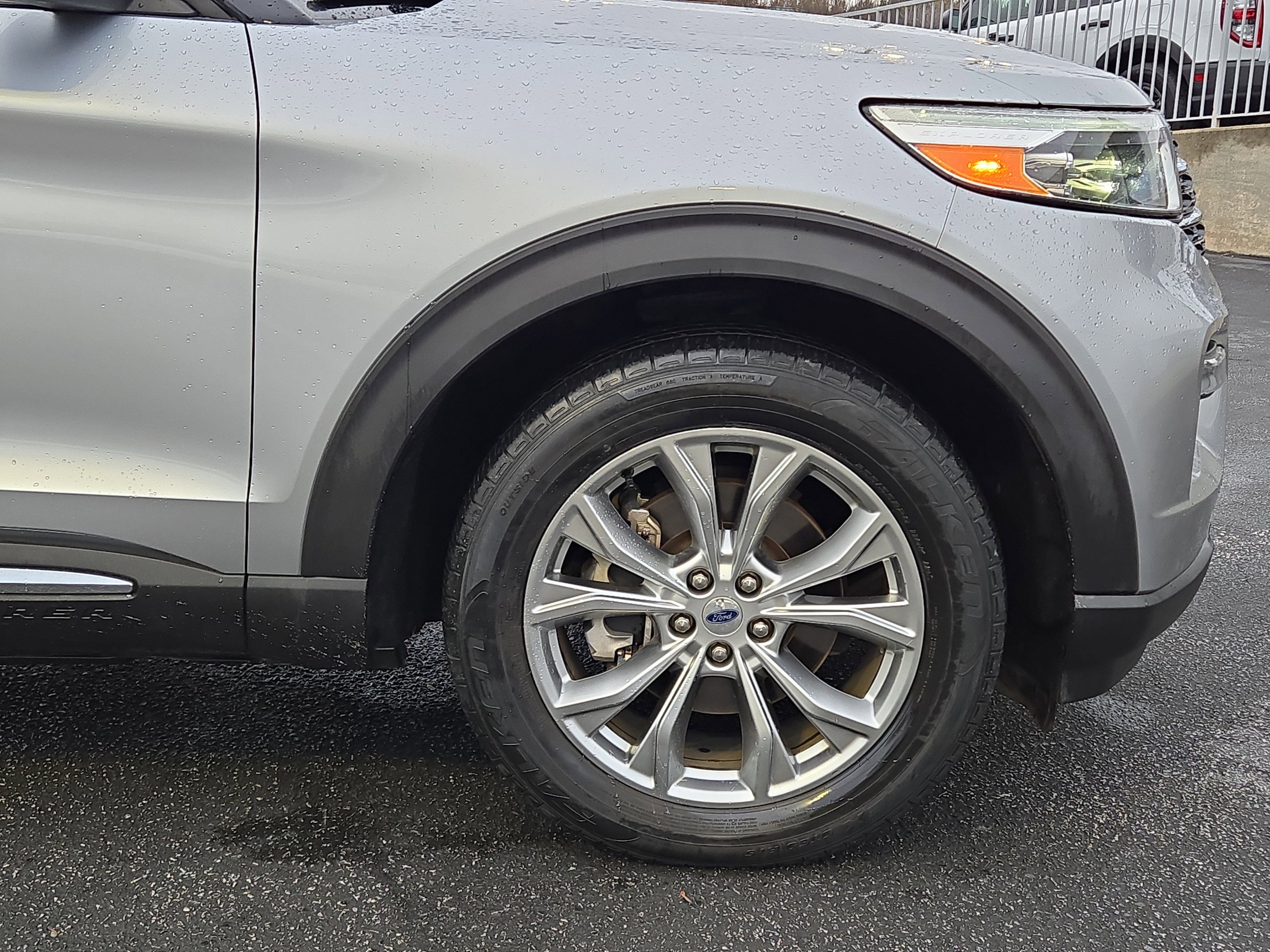 Used 2020 Ford Explorer XLT w/ Equipment Group 202A image 11