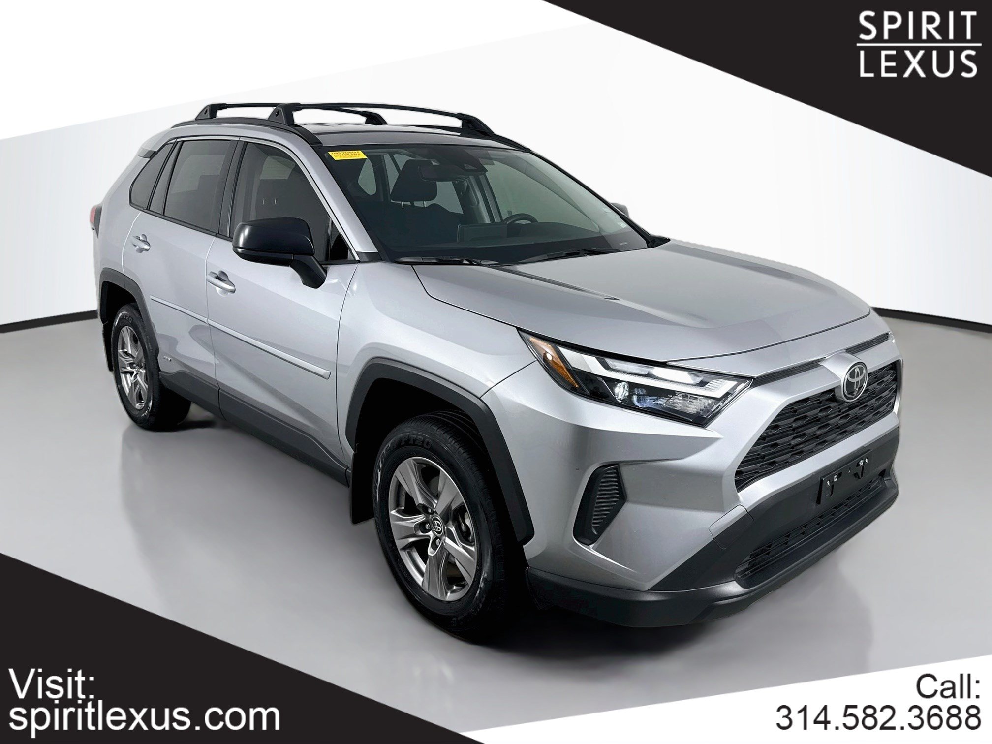 Used 2025 Toyota RAV4 LE AWD/4WD image 1