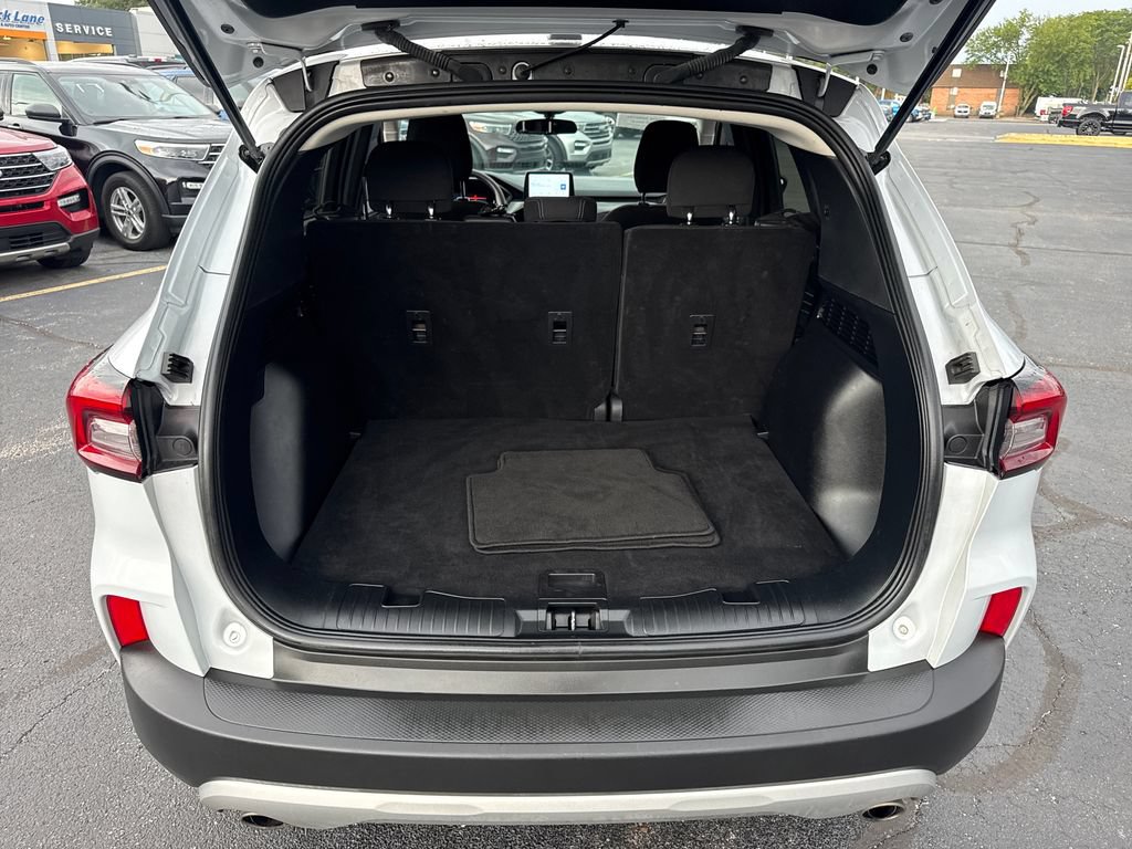 Used 2025 Ford Escape Active AWD/4WD image 14