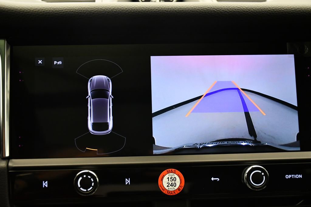 Certified 2025 Porsche Macan image 30