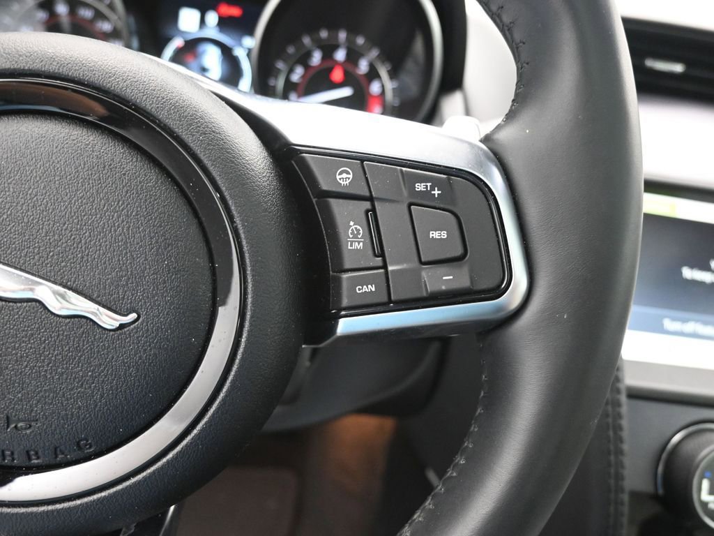 Used 2019 Jaguar F-TYPE Coupe image 22