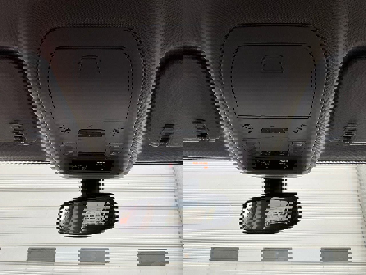 Used 2018 GMC Acadia SLT image 17