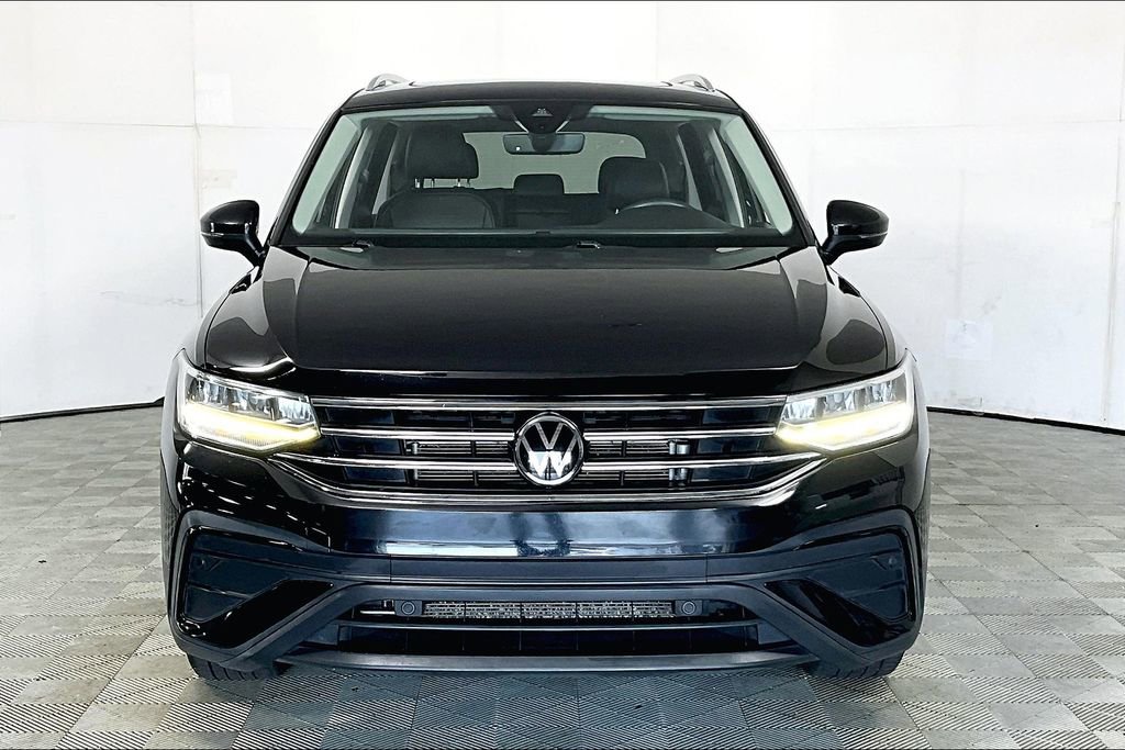 Used 2022 Volkswagen Tiguan SE image 3