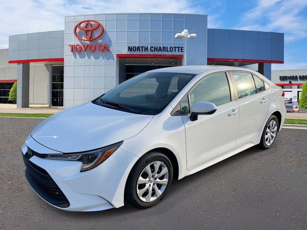 Used 2024 Toyota Corolla LE image 5