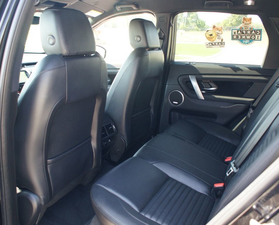 Used 2023 Land Rover Discovery Sport SE image 16