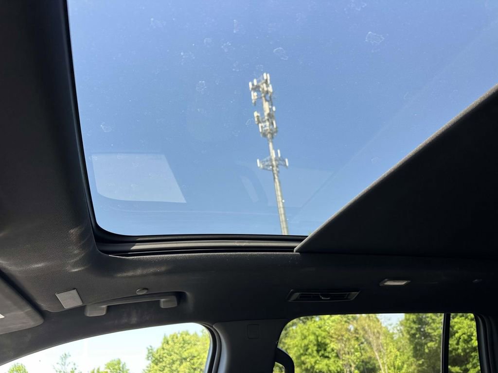 Used 2024 Chevrolet Traverse Z71 AWD/4WD image 19