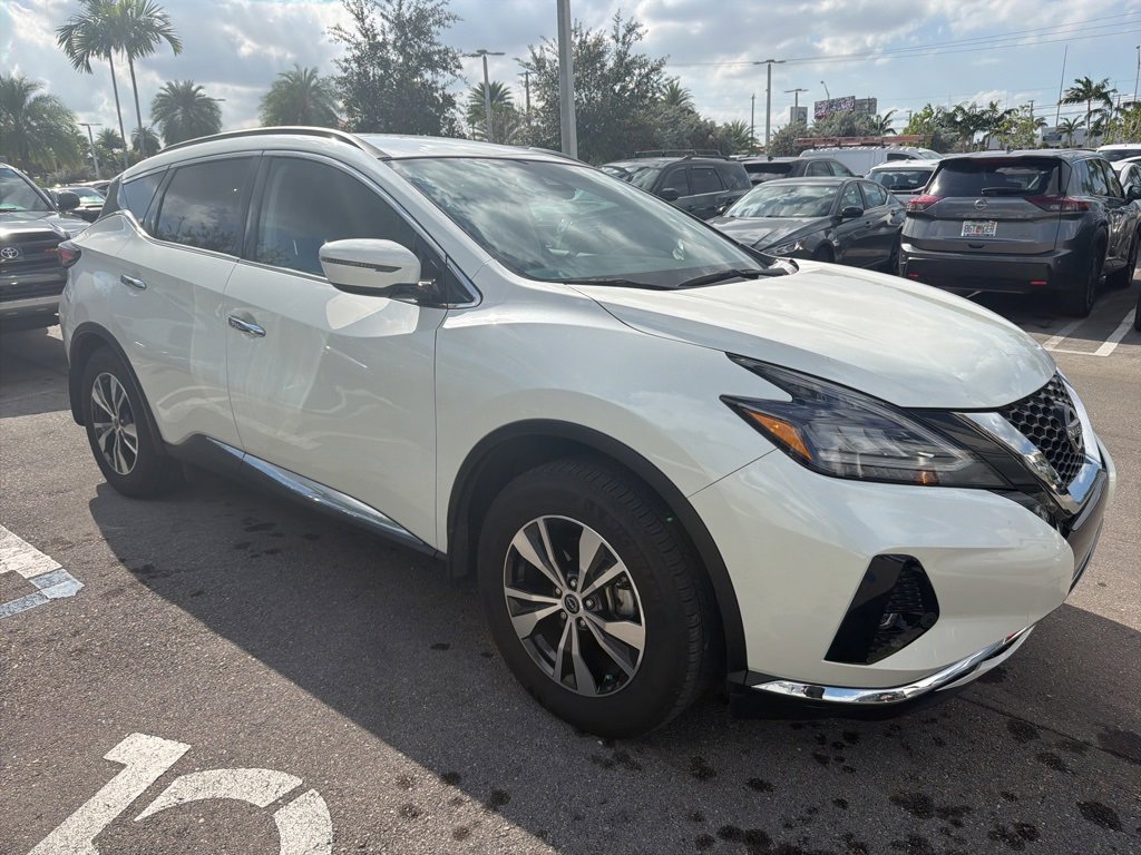 Certified 2024 Nissan Murano SV image 3