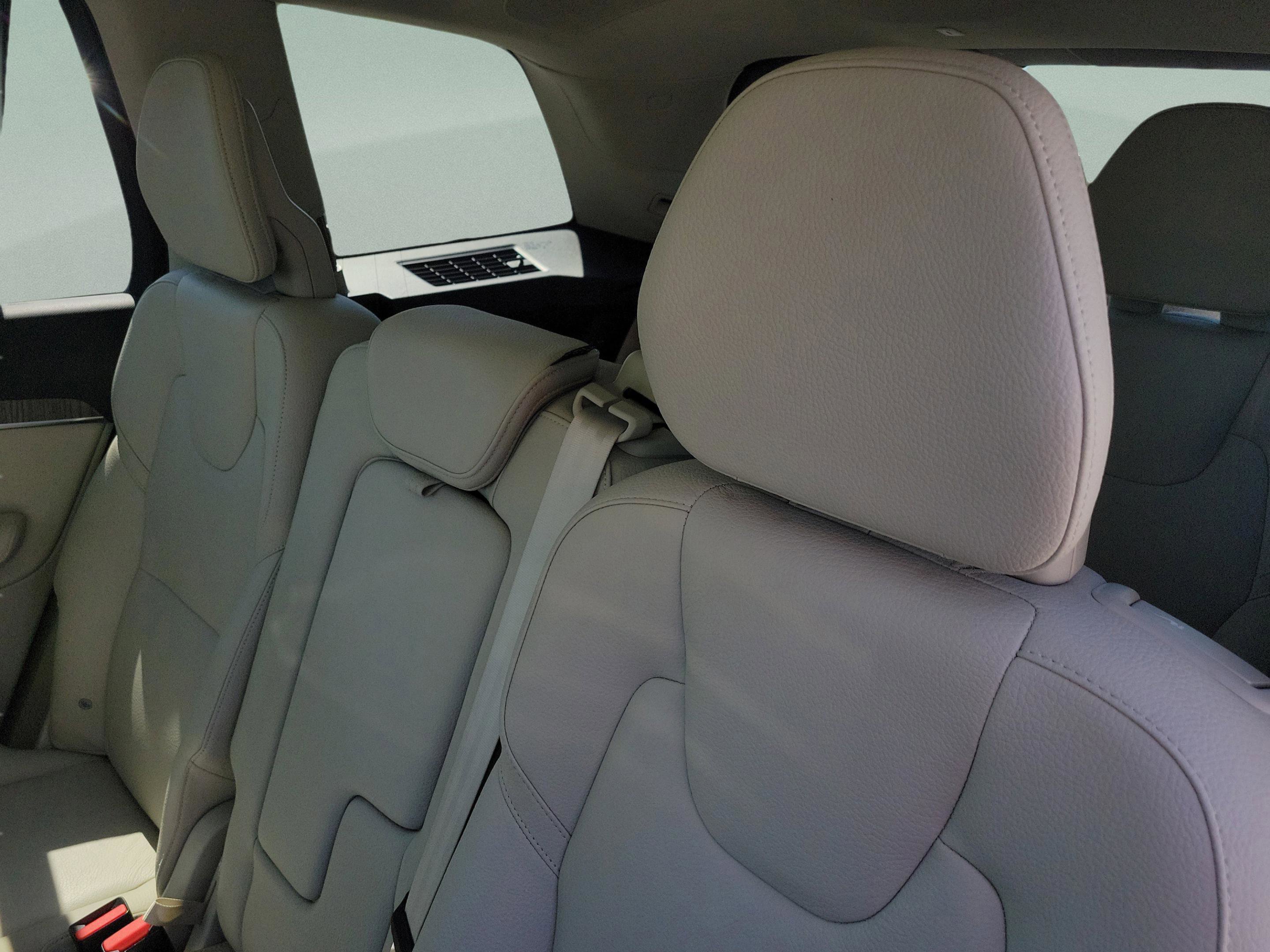 Used 2023 Volvo XC90 B6 Plus w/ Protection Package Premier AWD/4WD image 9