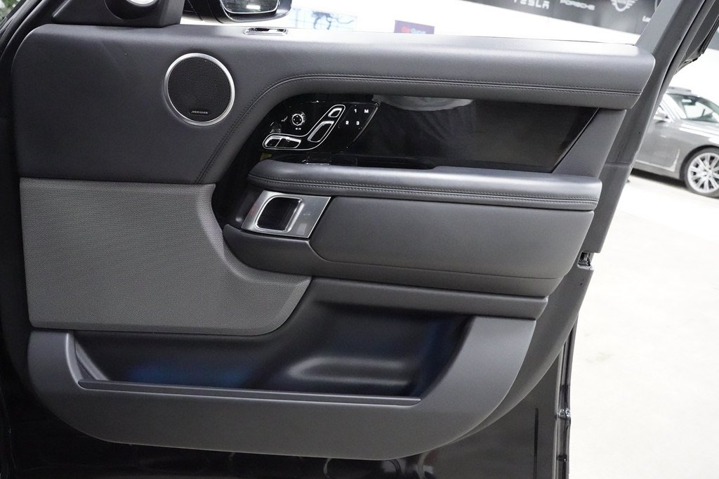 Used 2019 Land Rover Range Rover Supercharged AWD/4WD image 32
