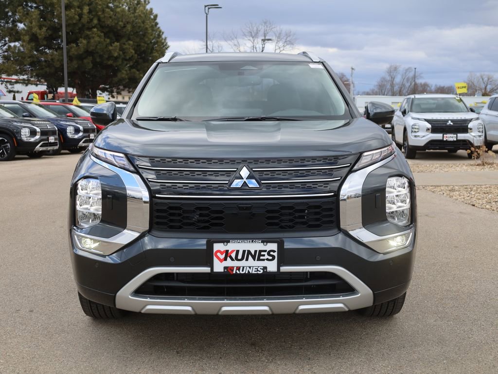 New 2025 Mitsubishi Outlander SEL image 3