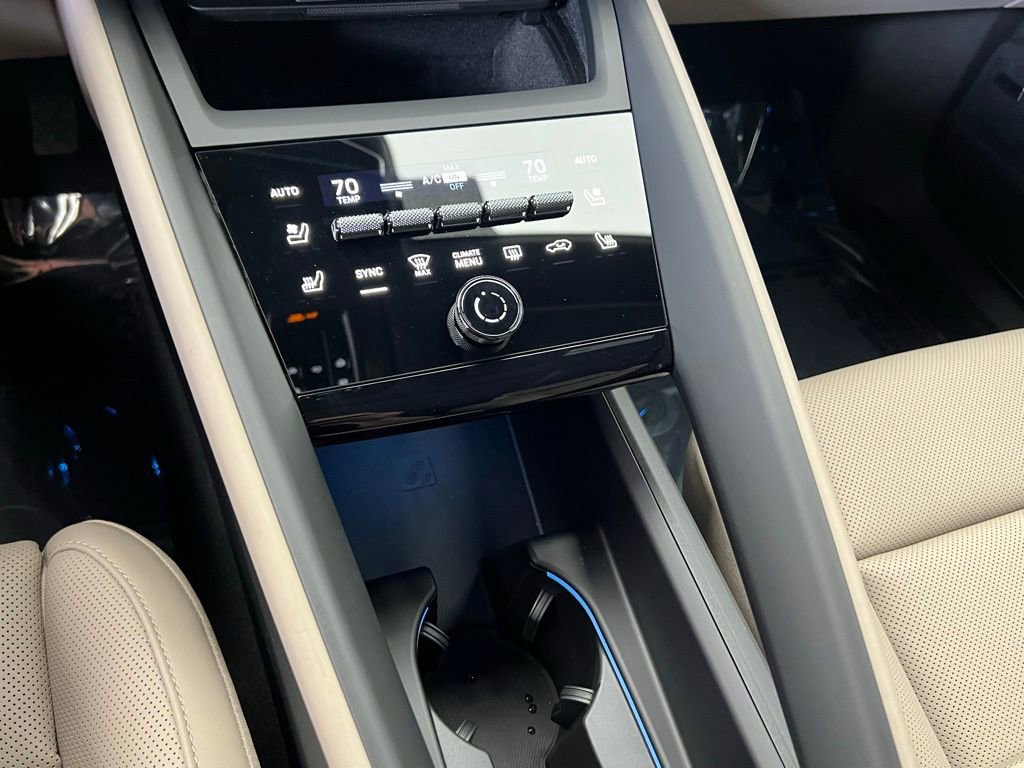 New 2025 Porsche Macan 4 Electric image 11