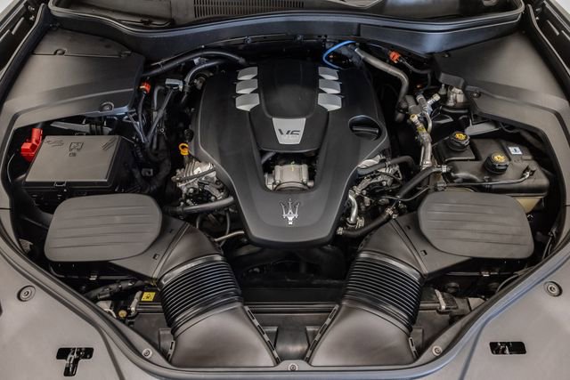 Used 2023 Maserati Levante GT AWD/4WD image 3