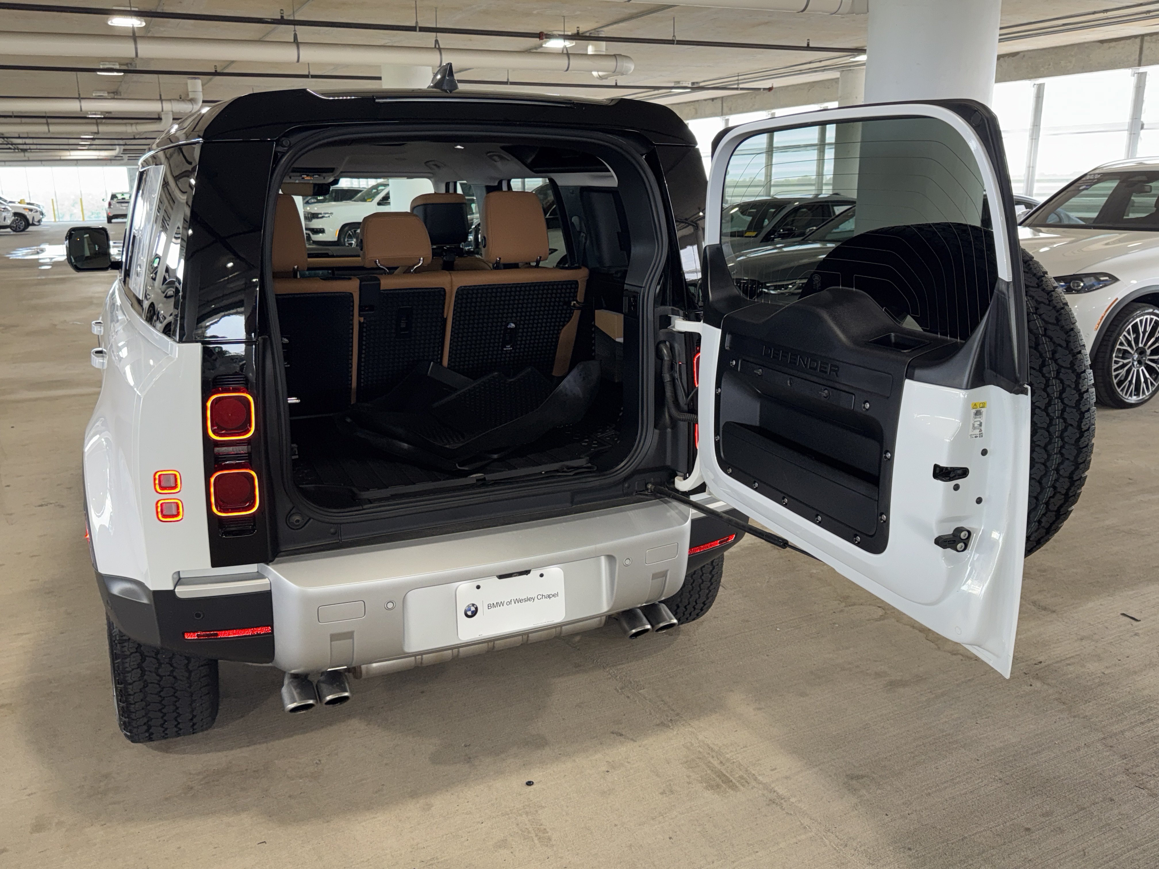 Used 2024 Land Rover Defender 110 SE AWD/4WD image 13