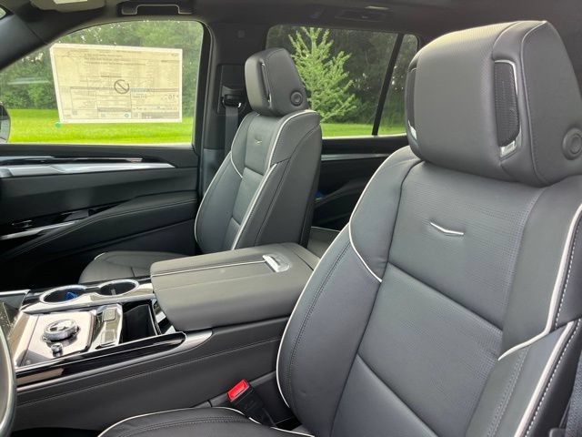 New 2026 Cadillac Escalade Sport w/ Touring Package AWD/4WD image 18