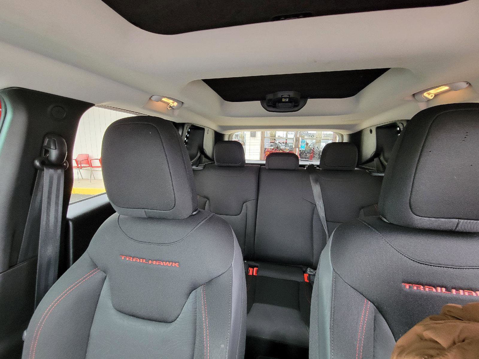 Used 2017 Jeep Renegade Trailhawk image 24